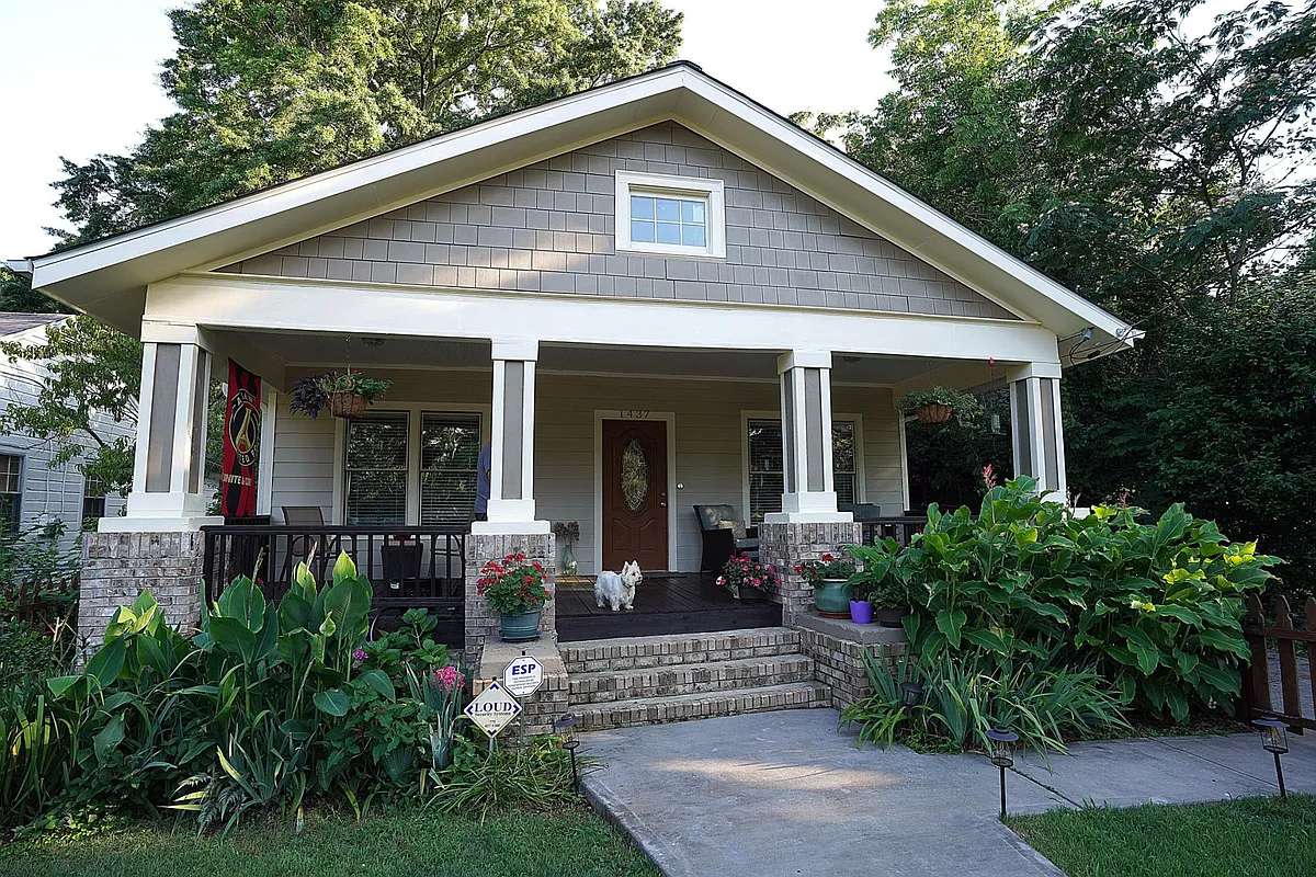 Building Photo - 1437 Hosea L Williams Dr SE
