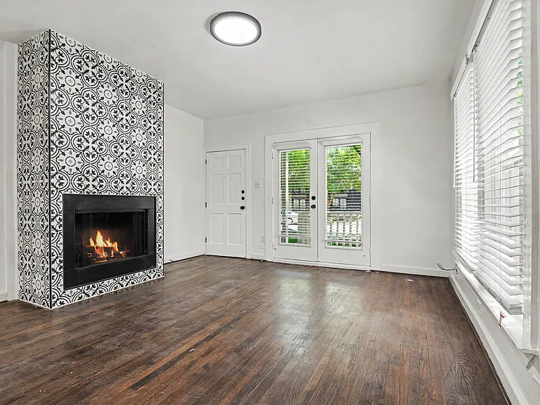 915 Annex Ave — Photo 4