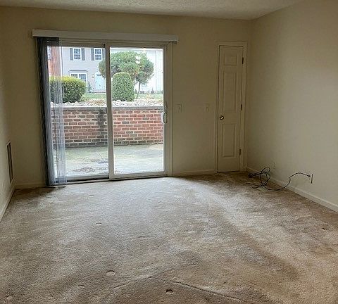 3rd image of 1054 Crestfield St APT A-2