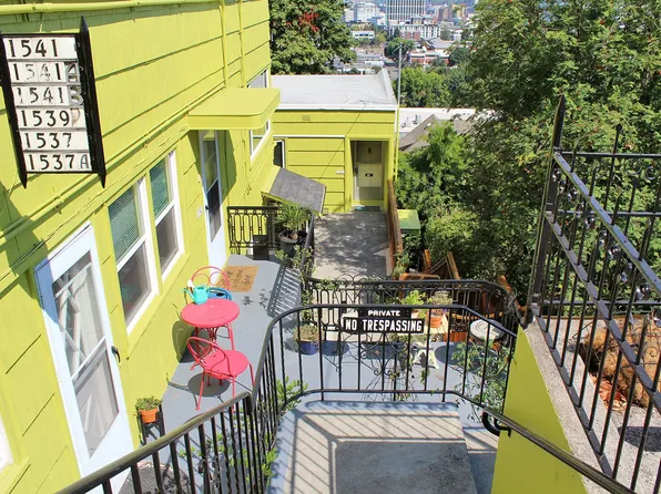 CarFa08, 1537-1543 SW Upper Hall St #1537, Portland, OR 97201