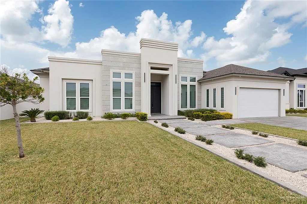 4 bed, 3.5 bath, 2300 sqft, $4,500 — Photo 2
