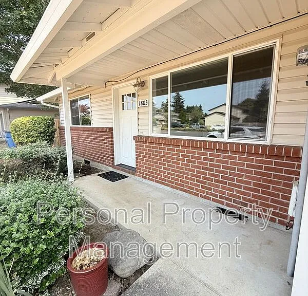 1803 SE Blairmont Dr — Photo 17