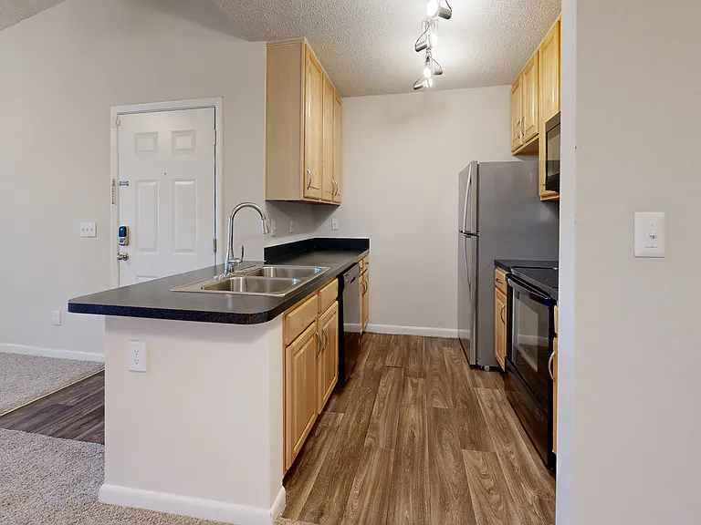 Altamira Place Apartment Homes — Photo 105