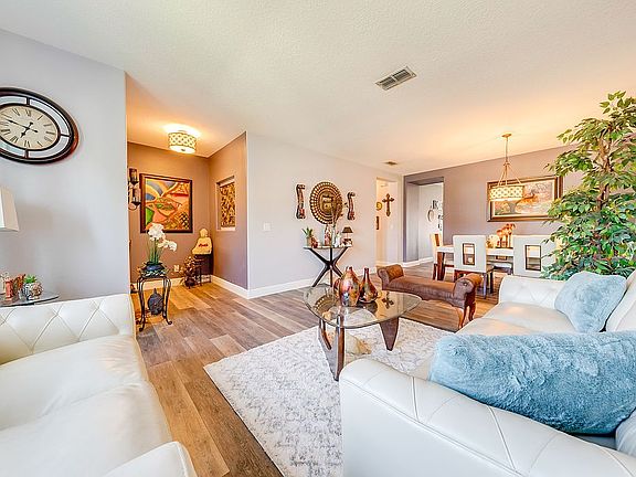 2nd image of 4777 Rockvale Dr