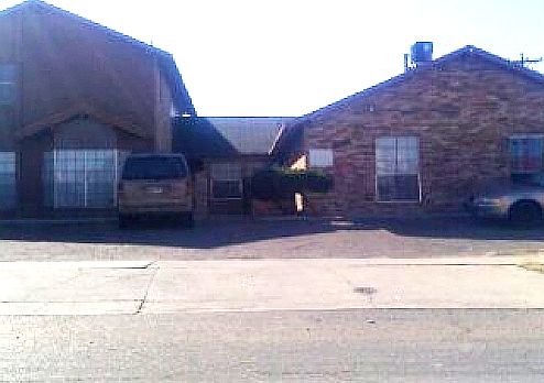 1st image of 10504 Ashwood Dr #A-d