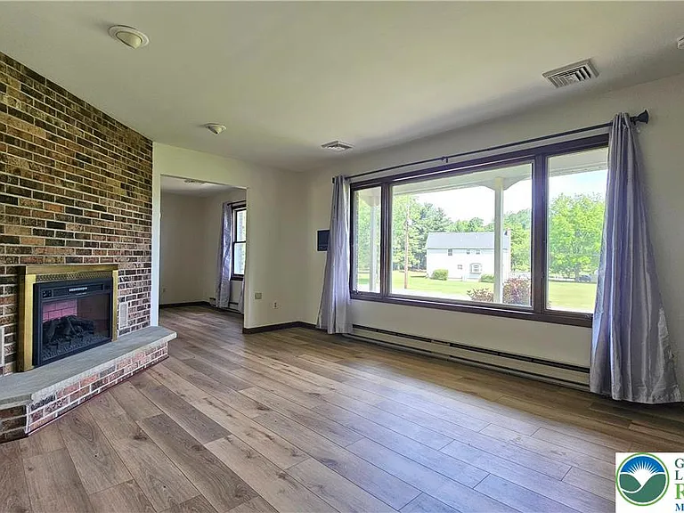 2810 County Line Rd — Photo 4