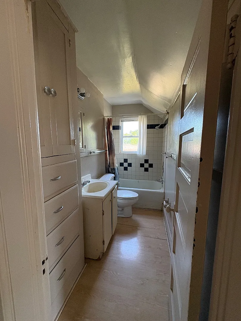 Unit Photo - 312 W 9th Ave #1