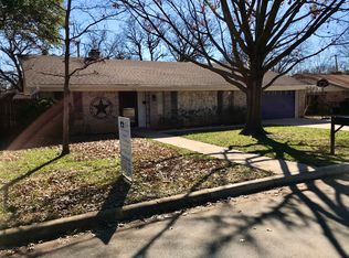929 Bedford Ct W, Hurst, TX 76053