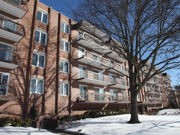 8000 Foster Ln #211, Niles, IL 60714