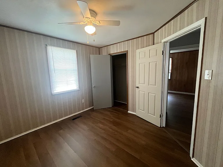 511 Bailey St — Photo 11