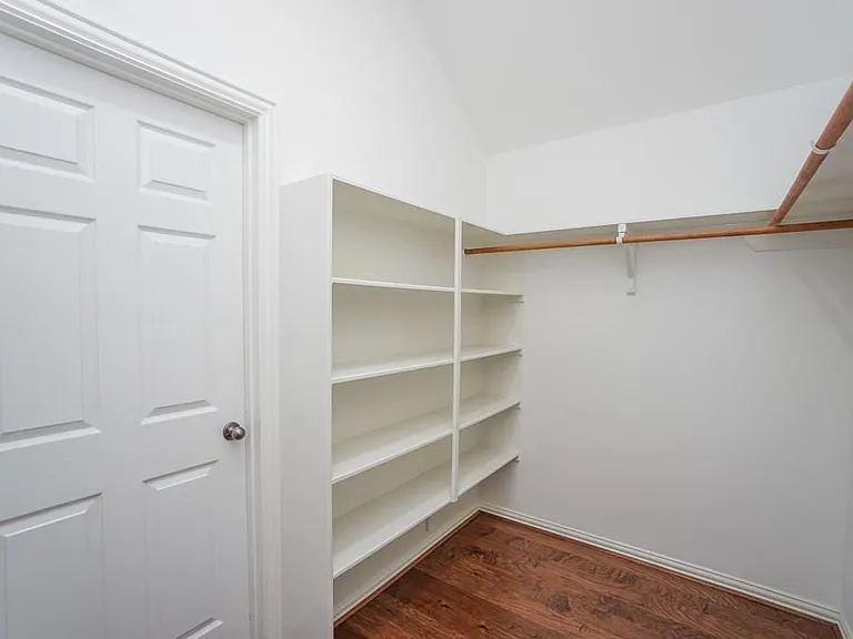 7102 Thistlewood Park Ct — Photo 22