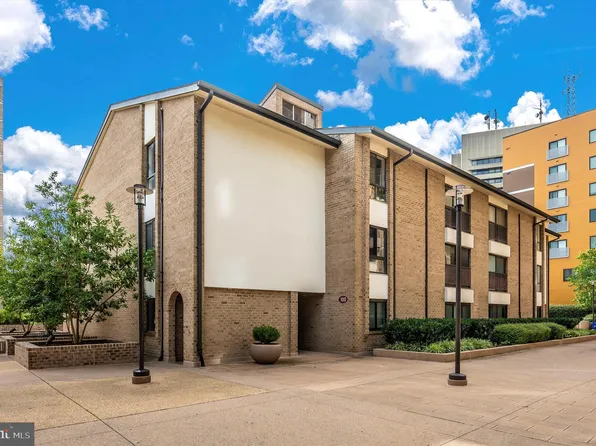 100 Monroe St APT 101, Rockville, MD 20850