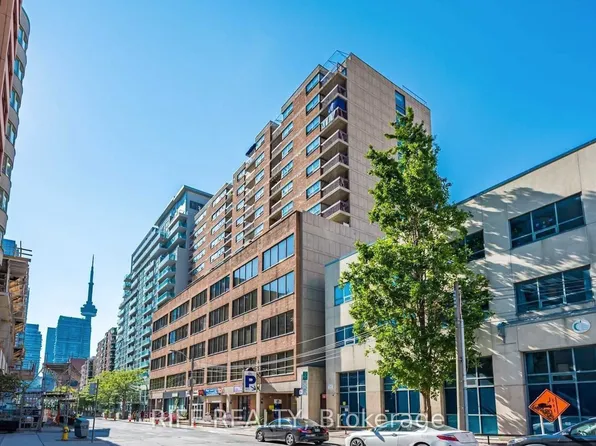 120 Saint Patrick St #706, Toronto, ON M5T 2X7