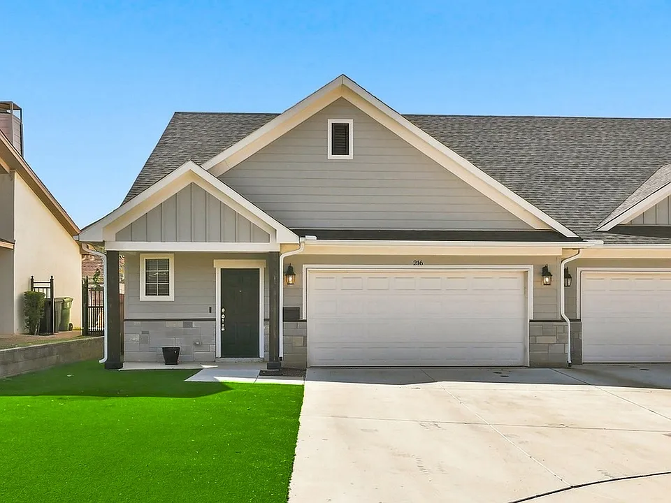 216 Wayside Ct