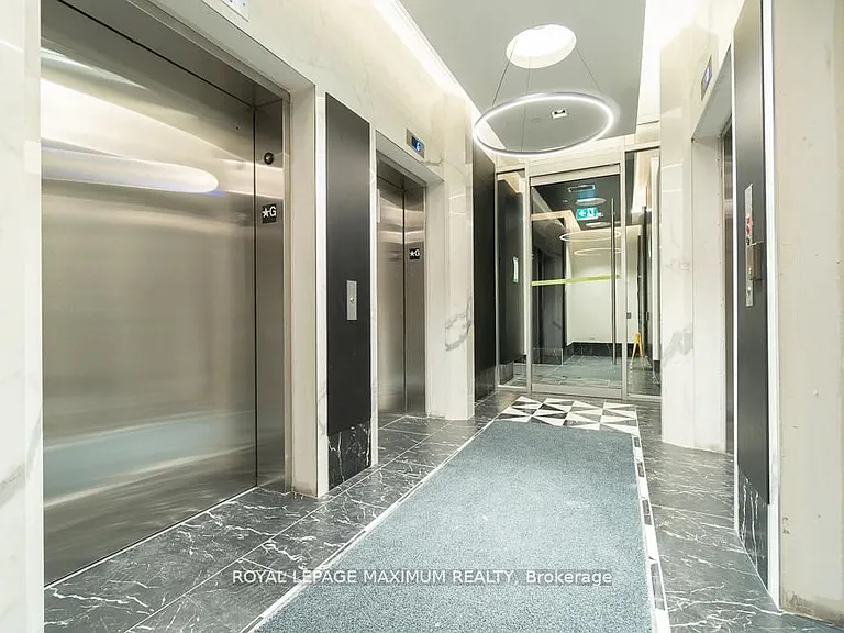 70 Princess St #2015-E — Photo 27