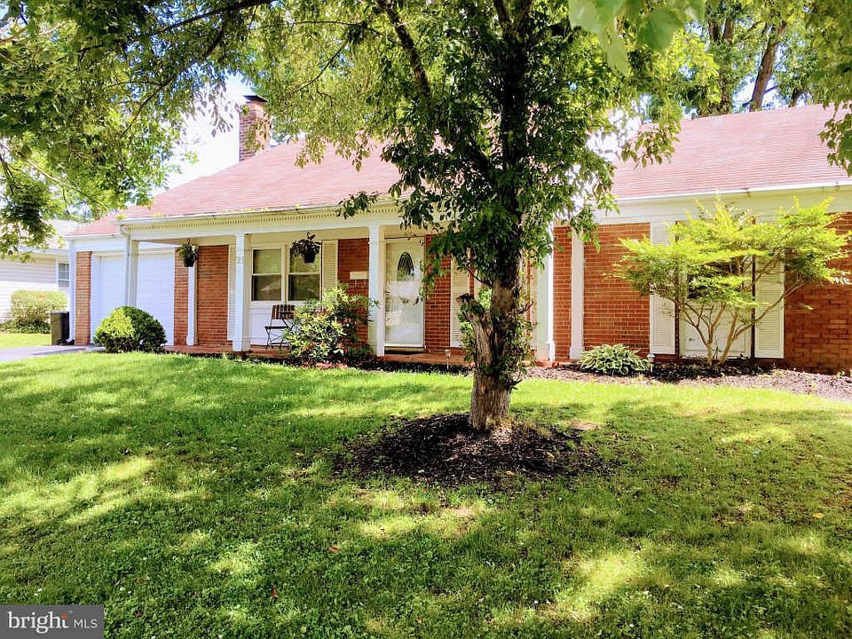 2nd image of 21 Echohill Ln