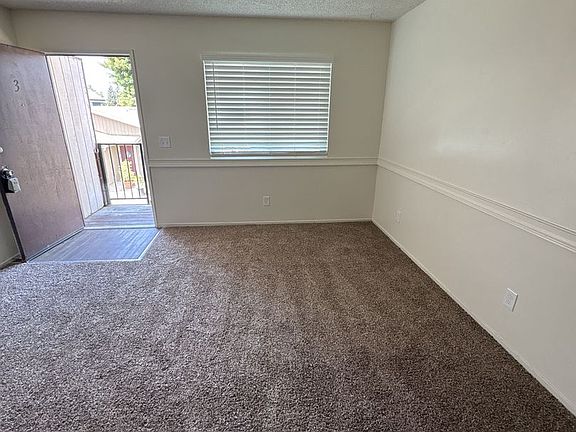 3rd image of 804 Monarch Cir #1-3