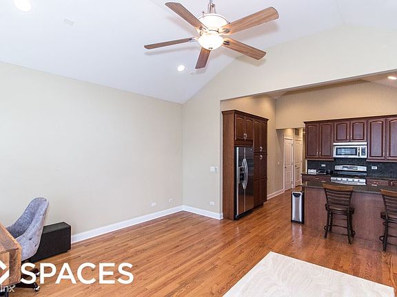 3rd image of 3227 N Clifton Ave