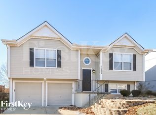 11032 N McKinley Ave, Kansas City, MO 64157