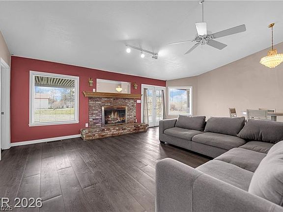 5th image of 3440 Prairie Ave