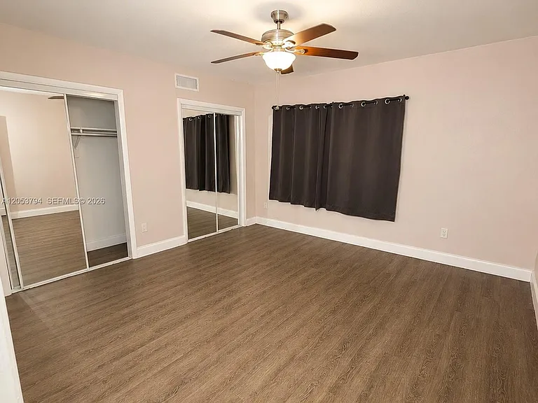 985 SW 10th St #3 — Photo 6