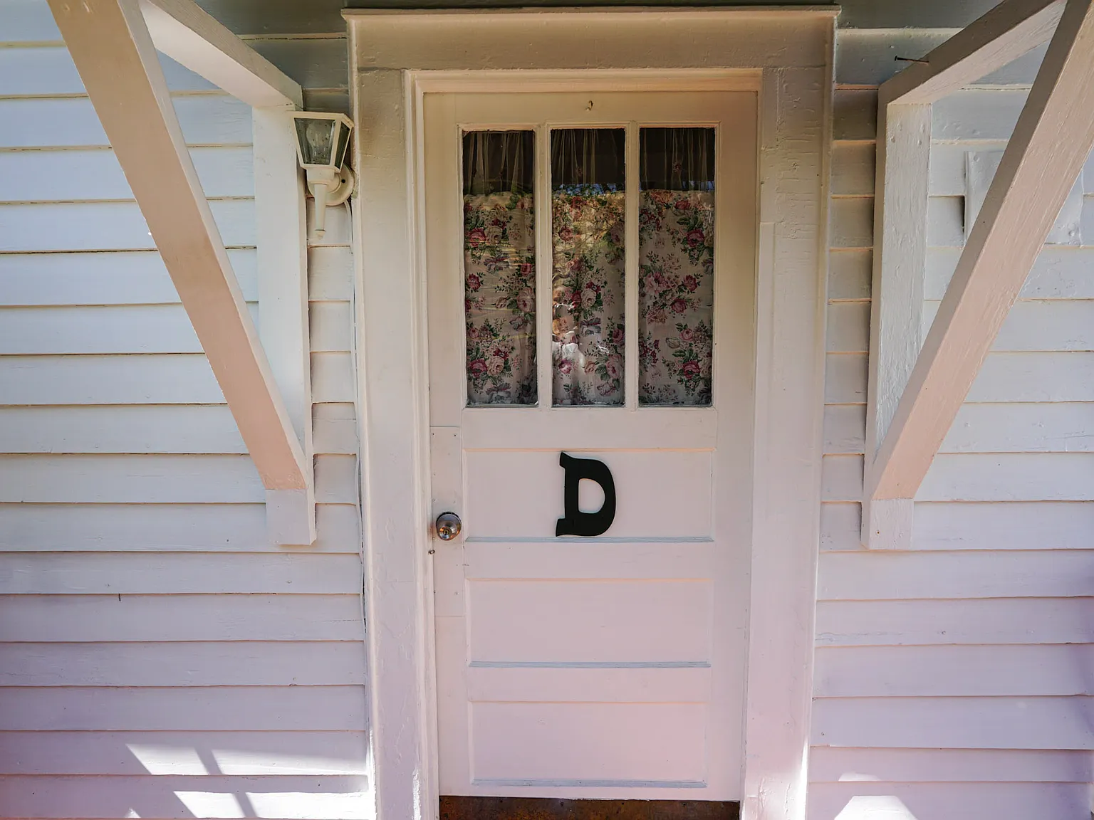 1 bed, 1100 sqft, $1,300 — Photo 3