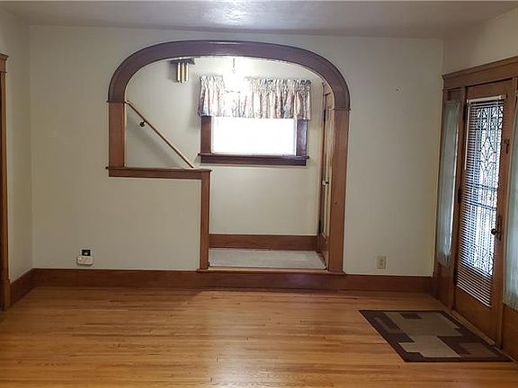 4th image of 1842 E 33rd St