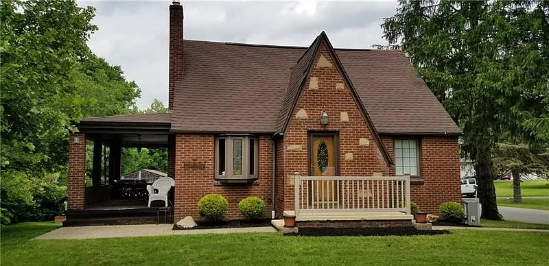 5 Ridgeway Dr photo 1