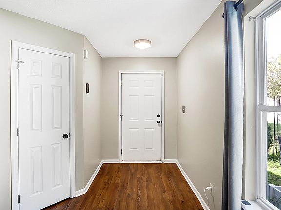 5th image of 21 Wyndham Dr