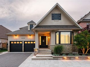 2201 Rochester Cir, Oakville, ON L6M 5E3