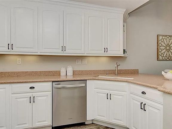 3rd image of 2223 Rutgers Dr #3B