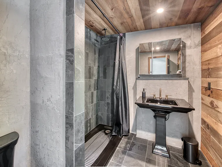 745 Golfview Ct — Photo 14
