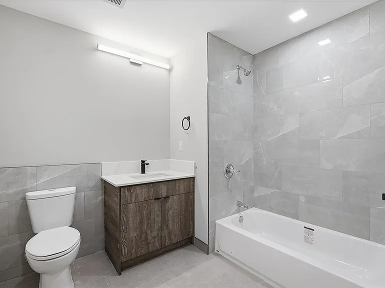 3516 Kennedy Blvd #205 — Photo 5