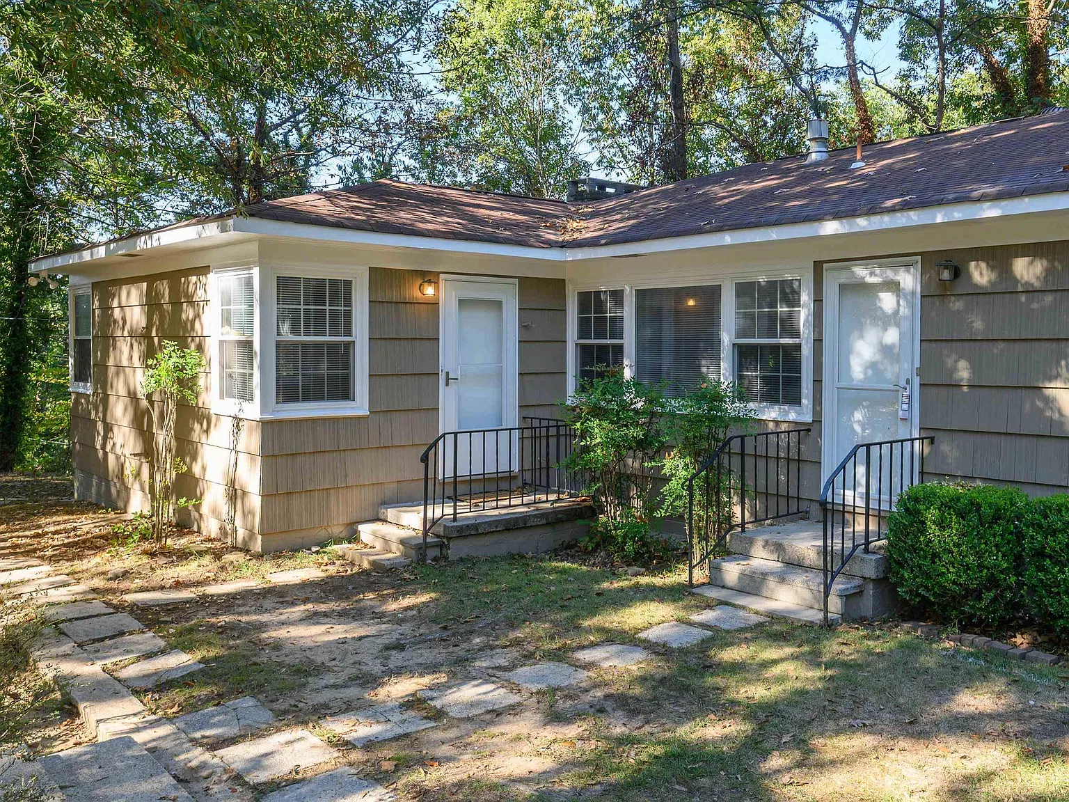 3 bed, 2.0 bath, $2,900 — Photo 3