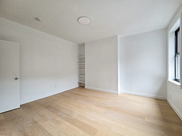 94 8th Ave #1 — Photo 3