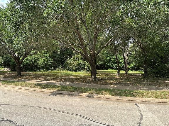 2nd image of 3325 Legacy Ct
