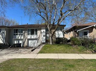 14 Regatta Cres, Toronto, ON M2R 2X8