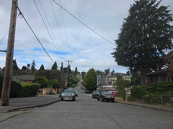 4th image of 3811 SW Dawson St