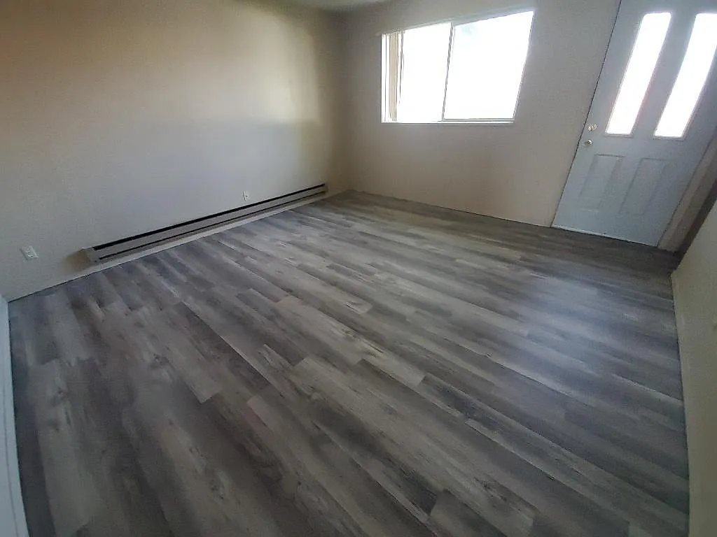 2 bed, 1.0 bath, 896 sqft, $1,225 — Photo 3