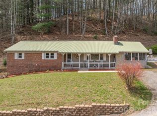 63 Memory Dr, Waynesville, NC 28786
