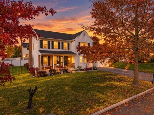 2468 Blue Jay Dr, Nazareth, PA 18064