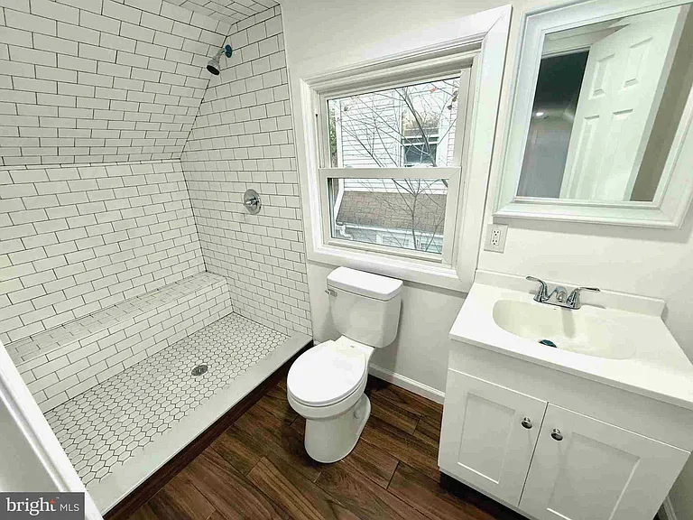 2220 Brunswick Ave — Photo 16