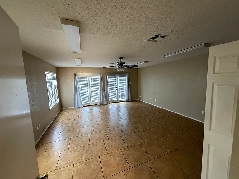 2207 Waterfall Dr — Photo 8