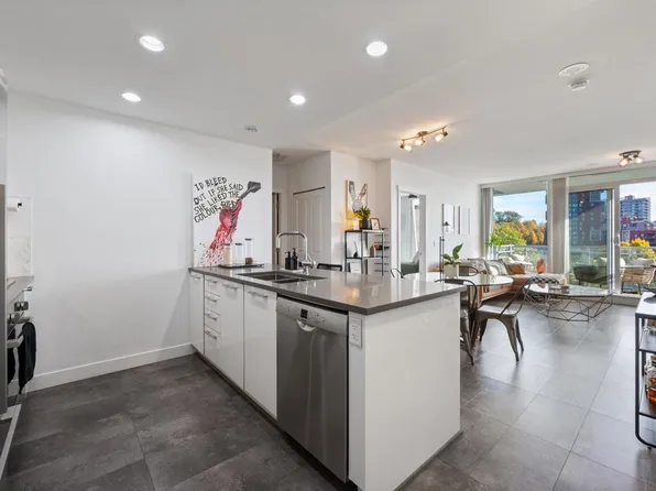 3281 E Kent Ave N #601, Vancouver, BC V5S 0C4