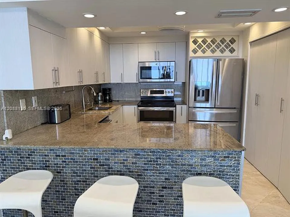 3725 S Ocean Dr #CU-1402