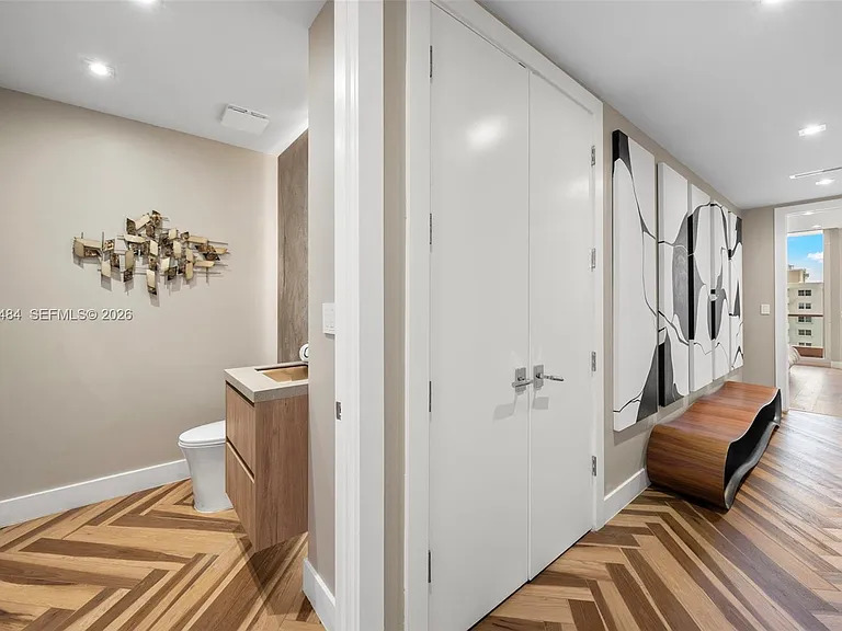 60 Edgewater Dr #11F — Photo 8