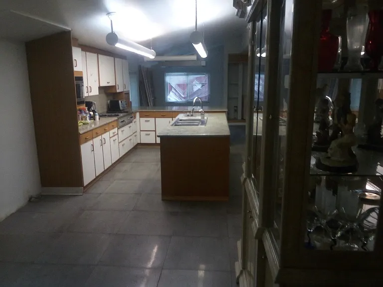 5647 Winnetka Ave — Photo 11