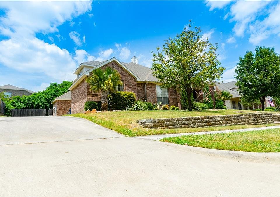 2nd image of 3104 Normandy Dr