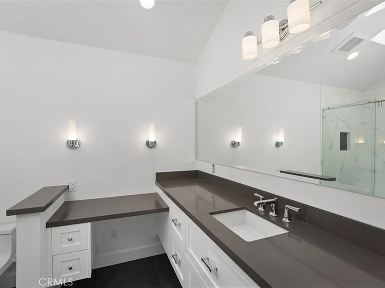 5 Columbus — Photo 25