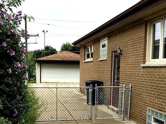 2nd image of 4405 N Oriole Ave